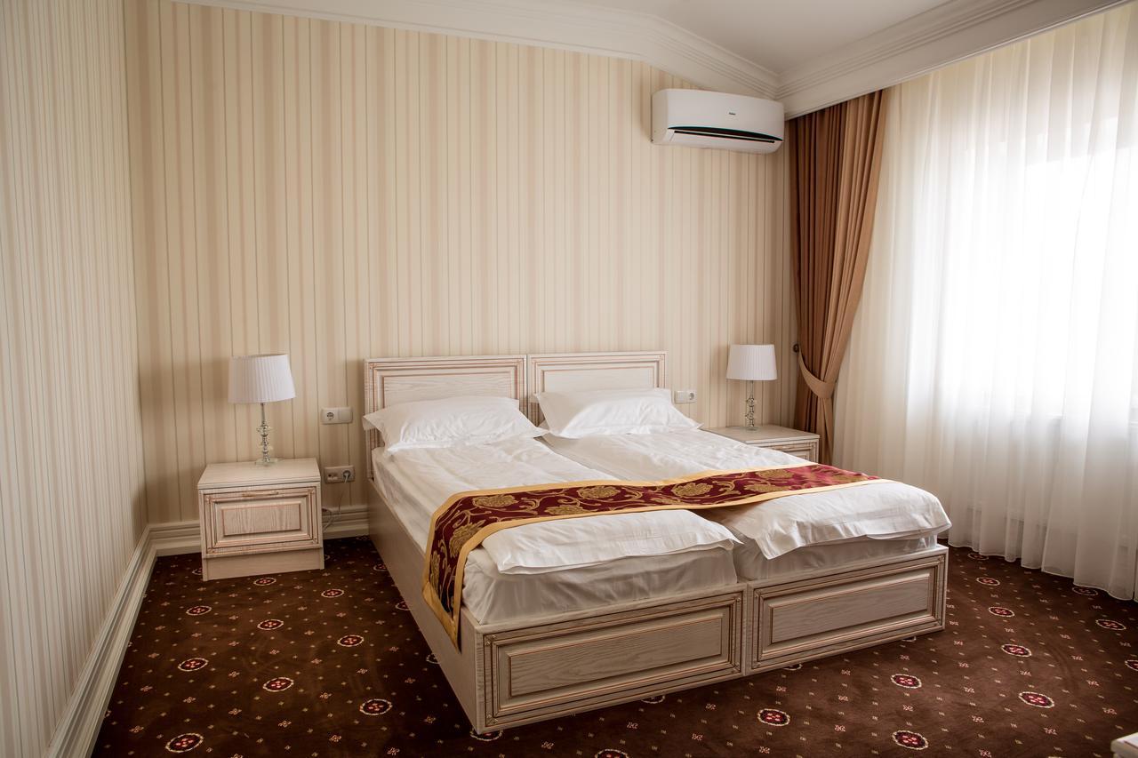 Hotel Grand Aristocrate Dubovtsy Экстерьер фото